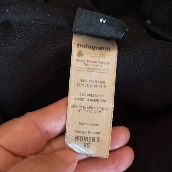 Gently loved Black Hooded Jacket by Patagonia - Picture 7 of 7